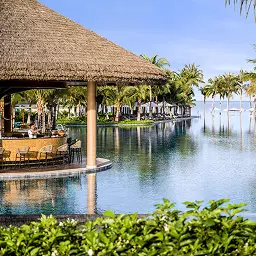 Pool Bar - New World Phu Quoc